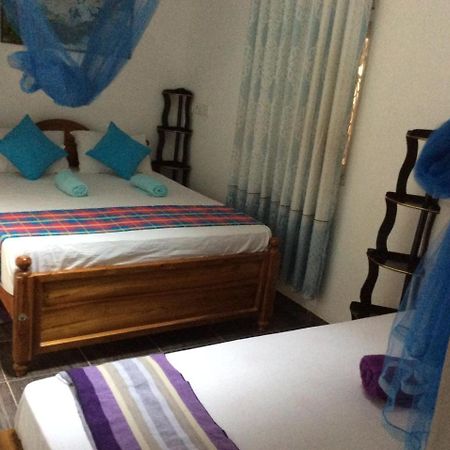 Yoho R K Tourist Villa Negombo Buitenkant foto