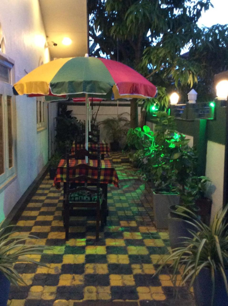Yoho R K Tourist Villa Negombo Buitenkant foto